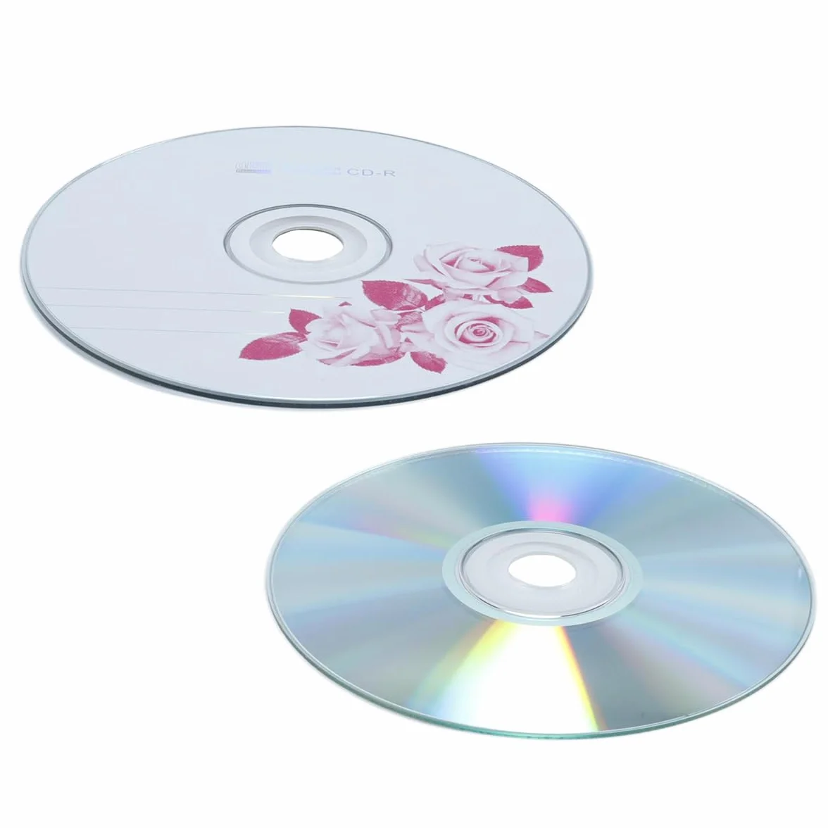 50 discos CD-R vírgenes de 700 MB grabables para grabar música y almacenar imágenes digitales.