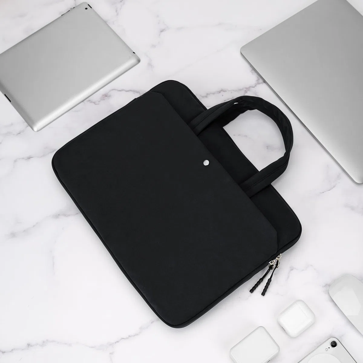Funda Portatil 13 Pulgadas Bolsa Ordenador para MacBook Air Pro M2 M1 13" Chromebook Notebook 13,3", Sleeve PC Acolchada de Poliéster Impermeable Protector Laptop Fina con Asa Bolsillo, Negro