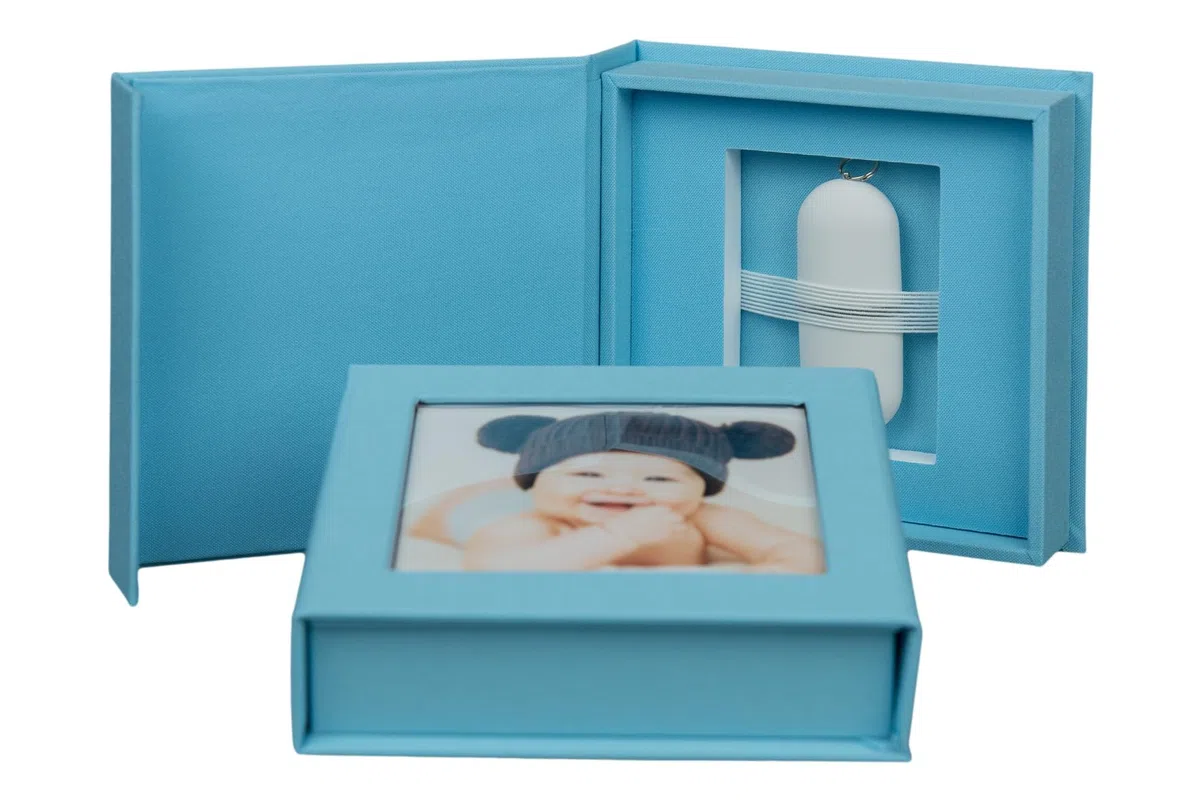 Caja de almacenamiento USB para 1 unidad flash USB con ventana de imagen (azul claro)